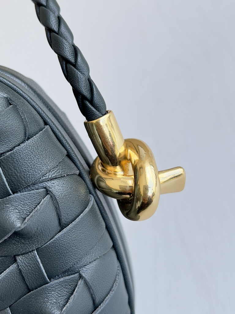 Bottega Veneta Knot With Chain 717623 Lambskin Dark Green