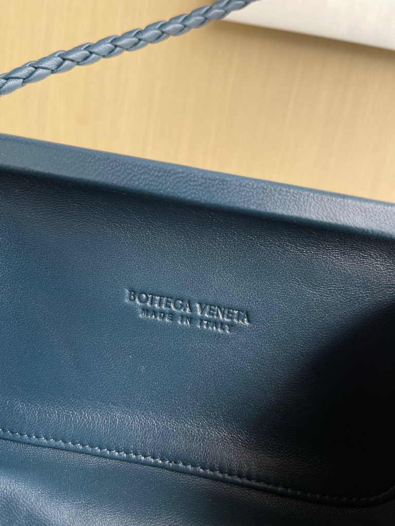 Bottega Veneta Knot With Chain 717623 Navy Blue Lambskin