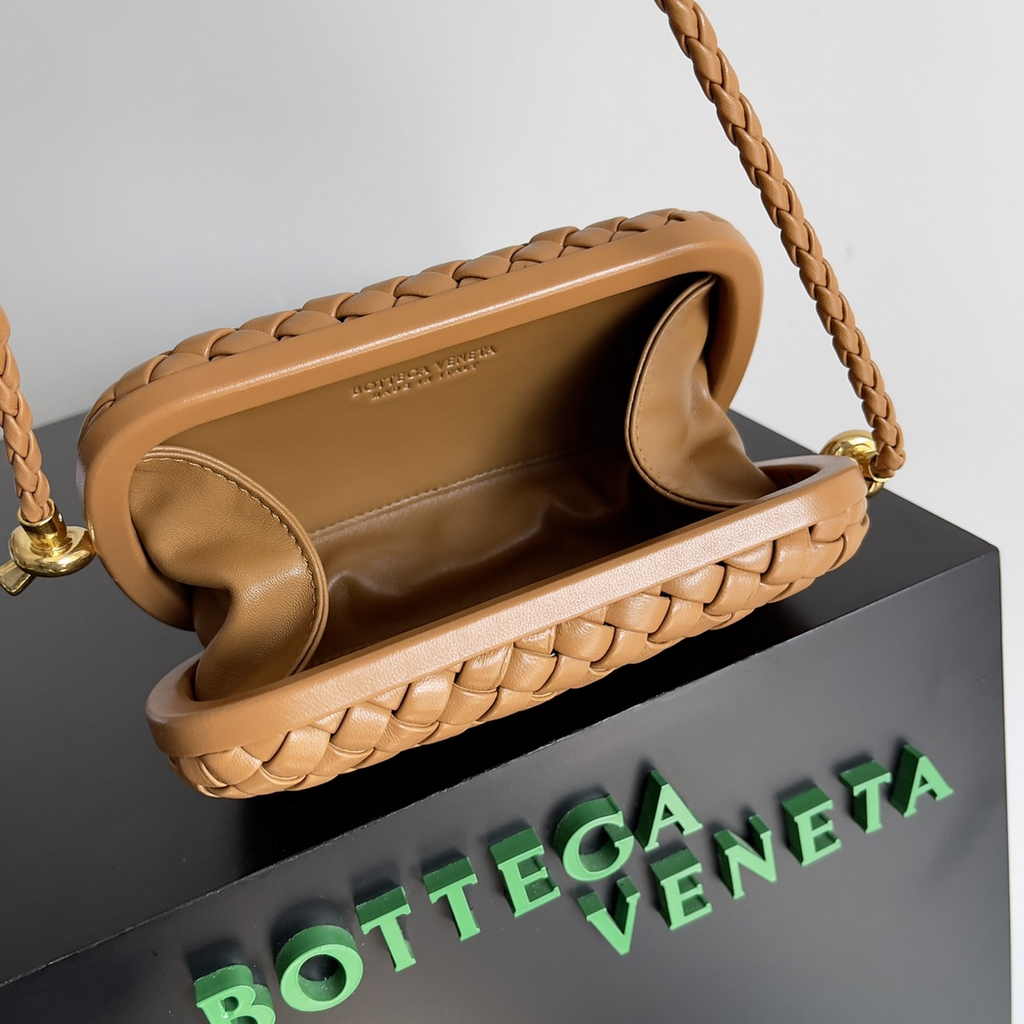 Bottega Veneta Knot With Chain 717623 Brown Lambskin