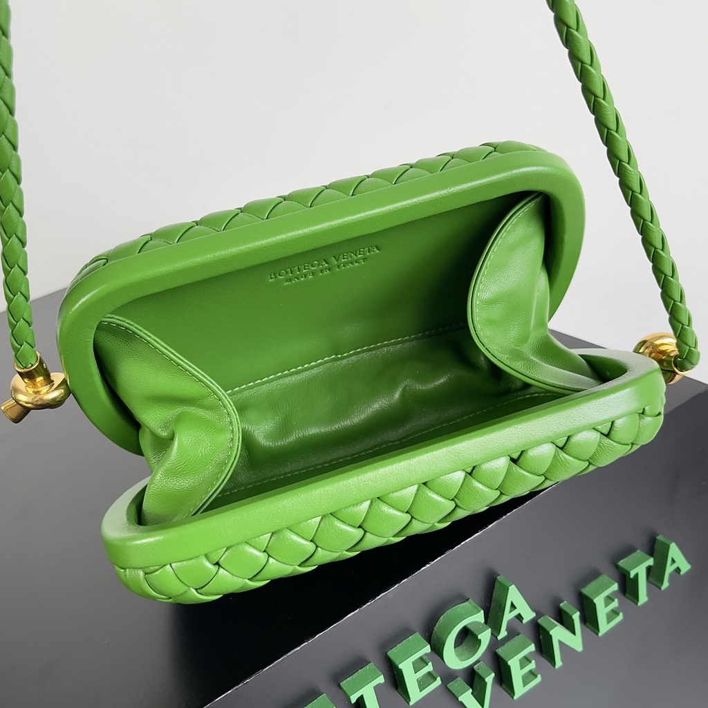 Bottega Veneta Knot With Chain 717623 Green Lambskin
