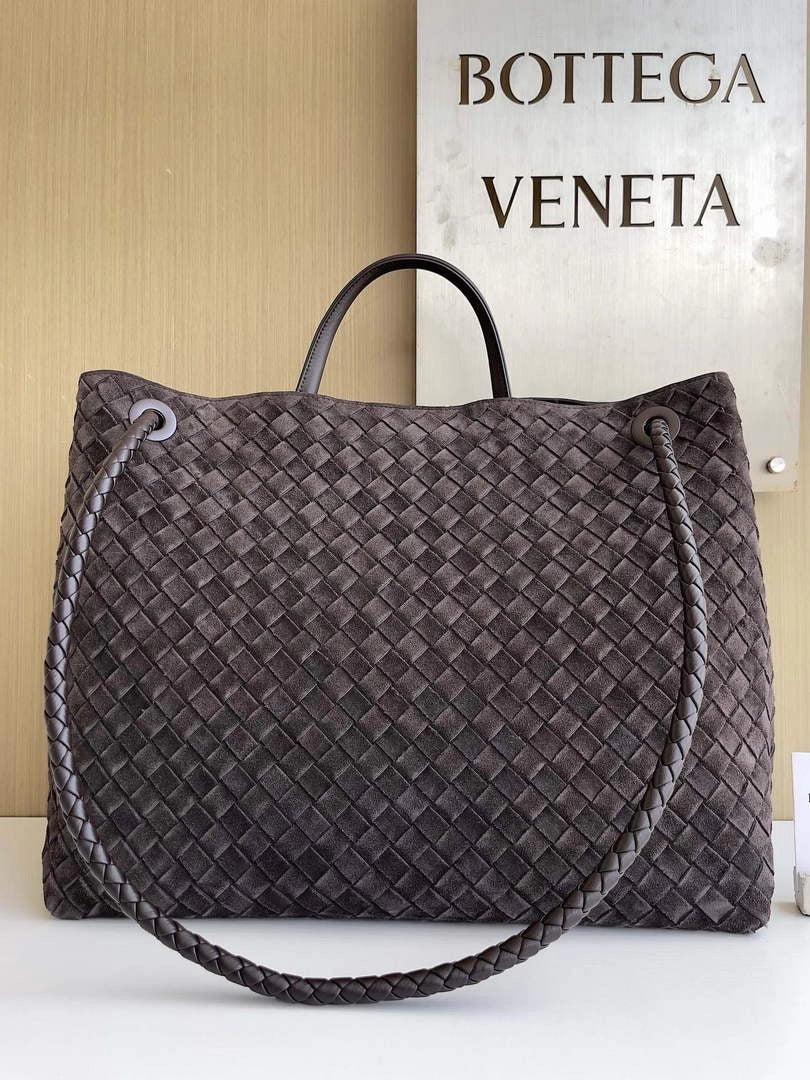 Bottega Veneta Large Andiamo Bag 766019 Coffee Suede