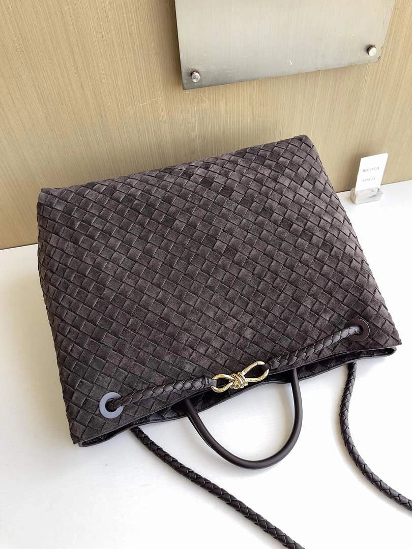 Bottega Veneta Large Andiamo Bag 766019 Coffee Suede