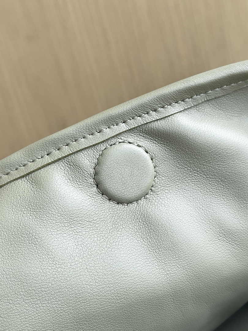 Bottega Veneta Large Hop Bag 763970 Calfskin Light Green