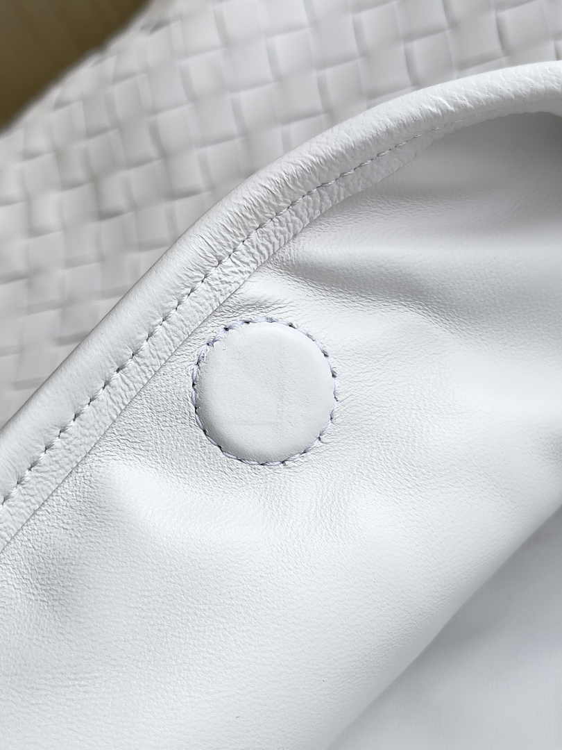 Bottega Veneta Large Hop Bag 763970 Calfskin White