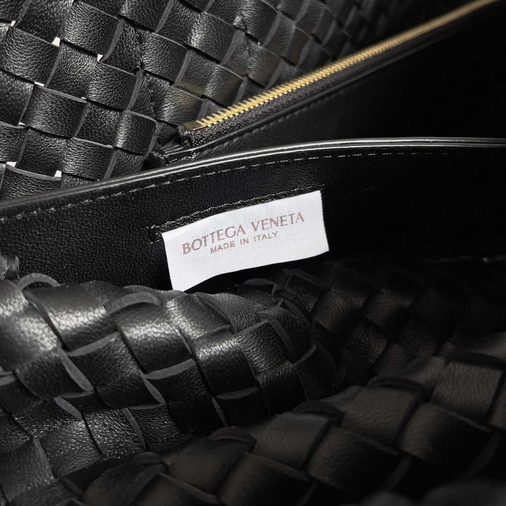 Bottega Veneta Medium Cabat Bag 608810 lambskin leather Black