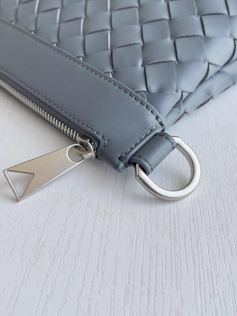 Bottega Veneta Medium Intrecciato Zipped Pouch 651852 Calfskin Gray