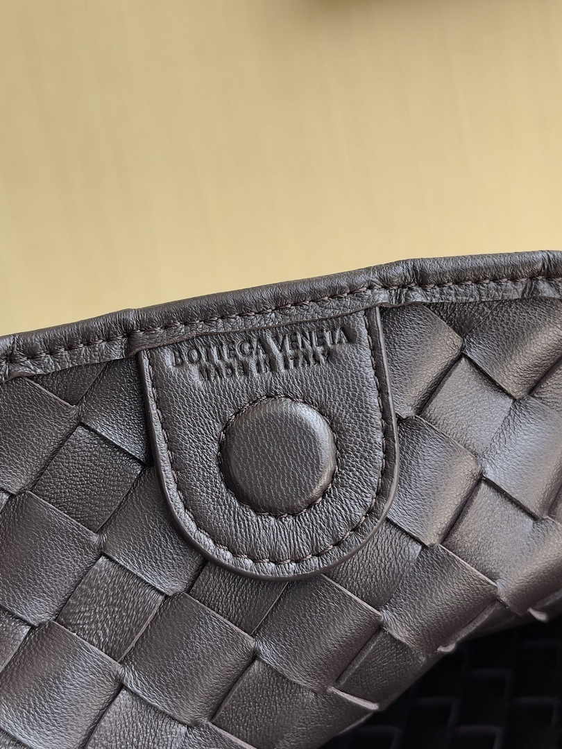 Bottega Veneta Medium Sardine 754988 Lambskin Coffee
