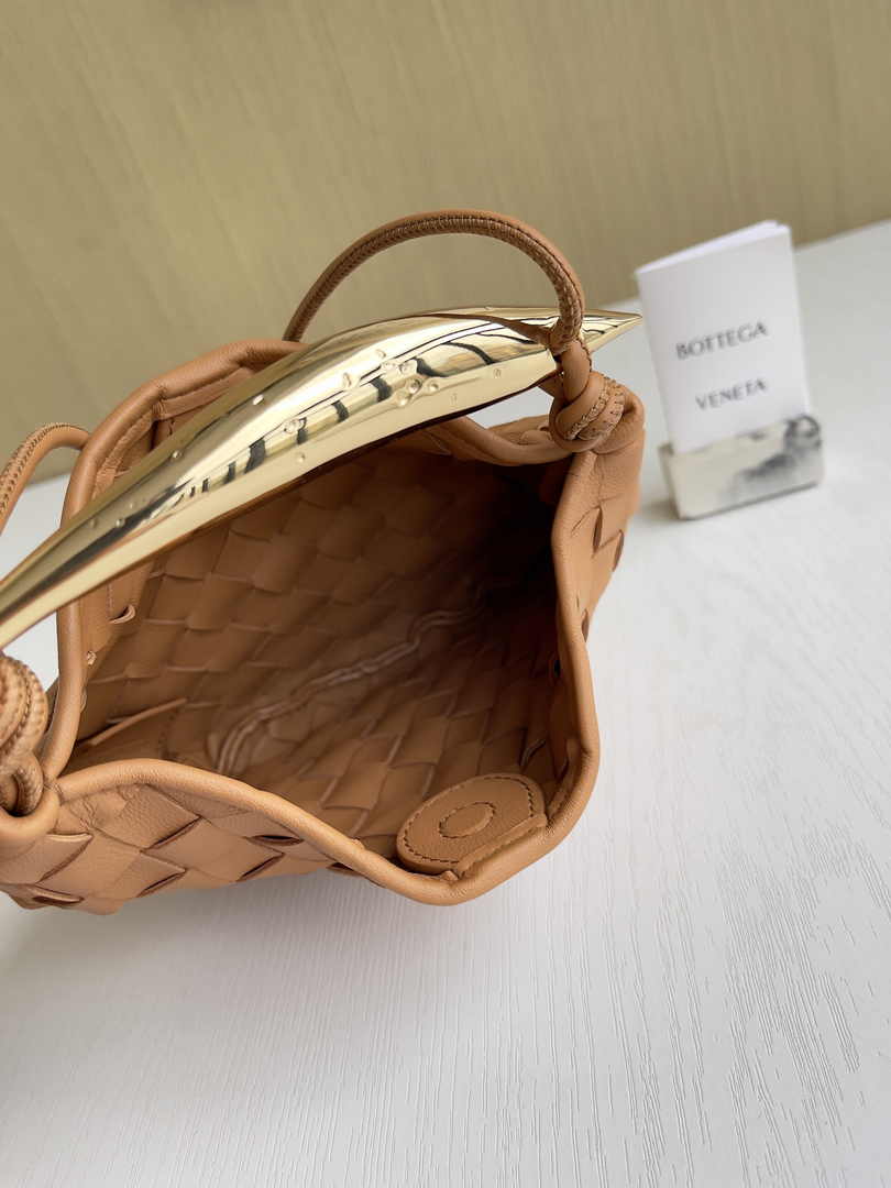 Bottega Veneta Mini Sardine 744267 Lambskin Brown