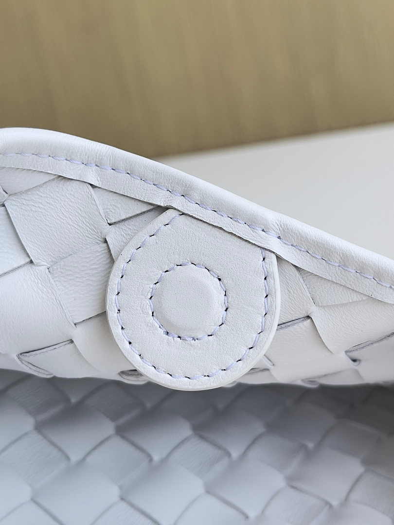 Bottega Veneta Mini Sardine 744267 Lambskin White