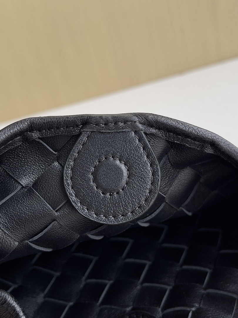 Bottega Veneta Mini Sardine 744267 Lambskin Black