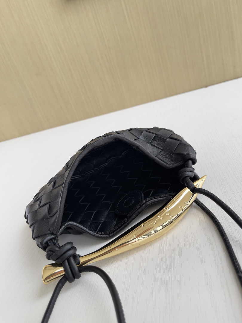 Bottega Veneta Mini Sardine 744267 Lambskin Black