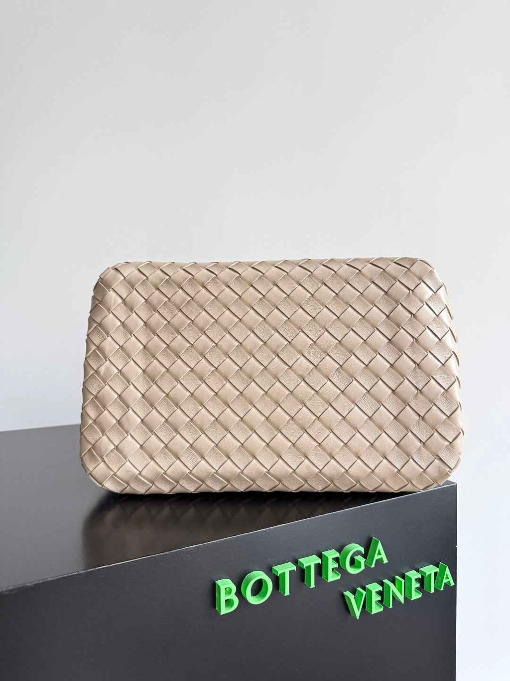 Bottega Veneta Parachute Large 796571 – Dark Beige Calfskin Leather Hobo Bag