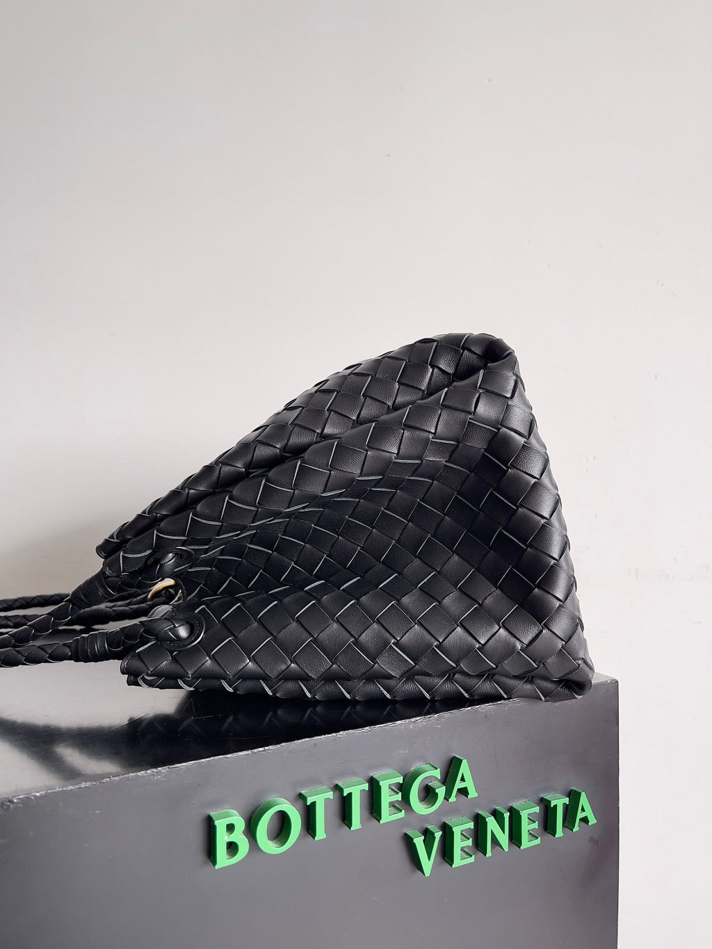 Bottega Veneta Parachute Large 796571 – Black Calfskin Leather Hobo Bag
