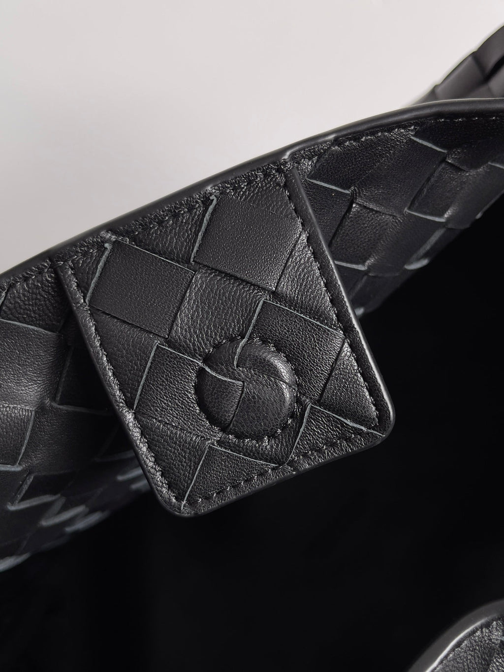 Bottega Veneta Parachute Large 796571 – Black Calfskin Leather Hobo Bag