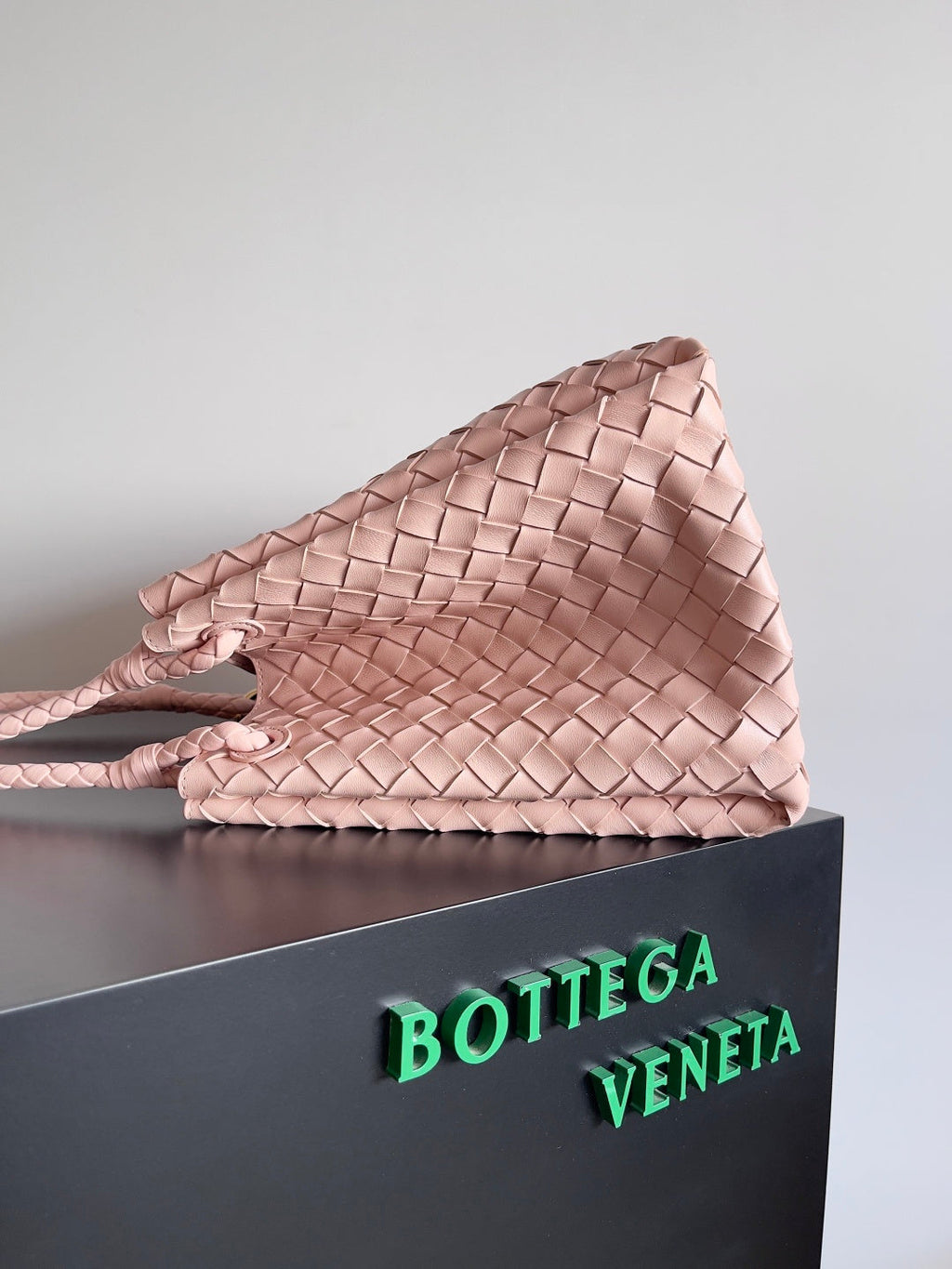 Bottega Veneta Parachute Large 796571 – Pink Calfskin Leather Hobo Bag