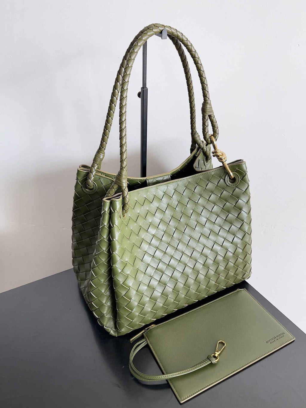 Bottega Veneta Parachute Large 796571 – Green Calfskin Leather Hobo Bag