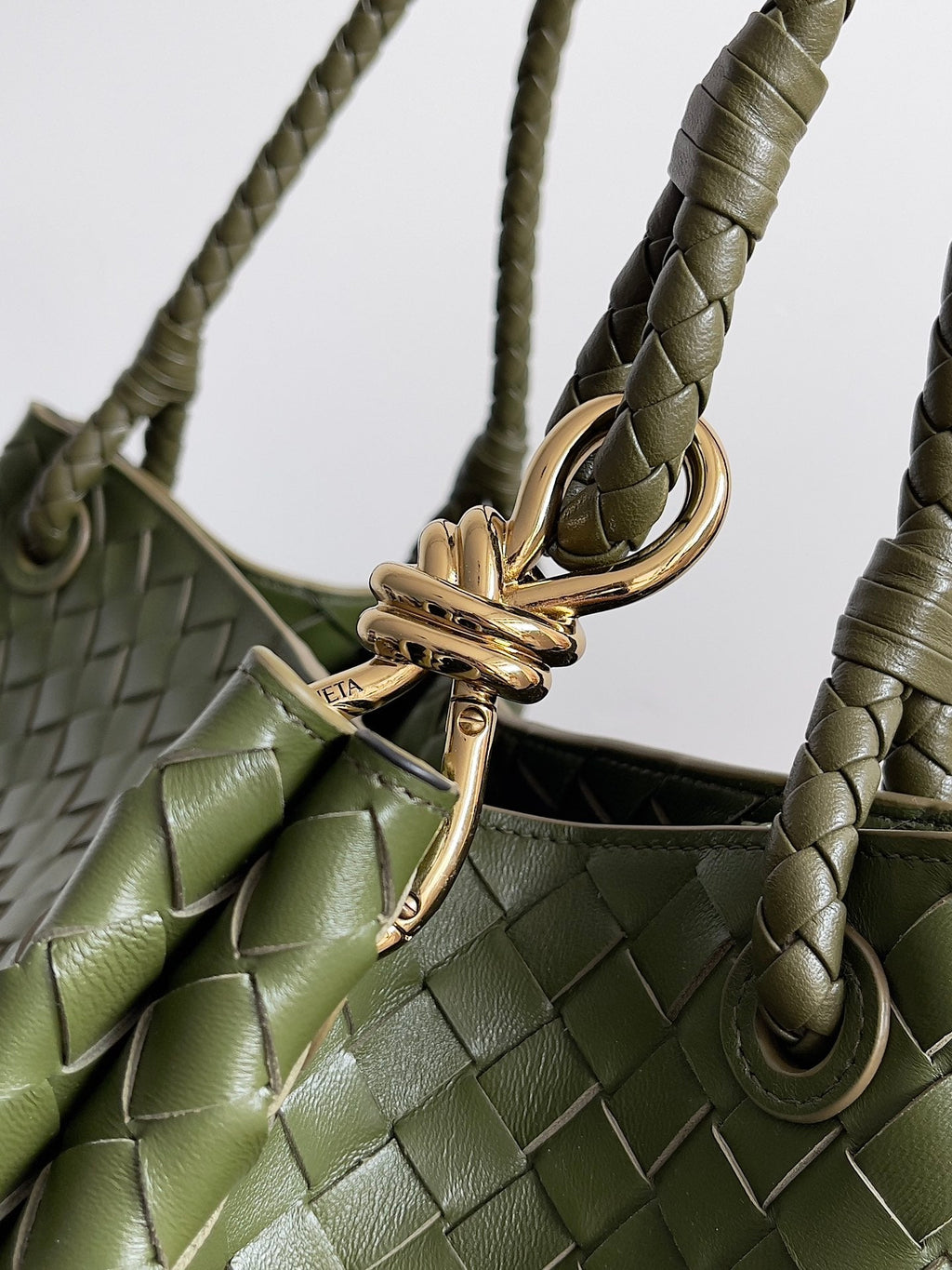 Bottega Veneta Parachute Large 796571 – Green Calfskin Leather Hobo Bag