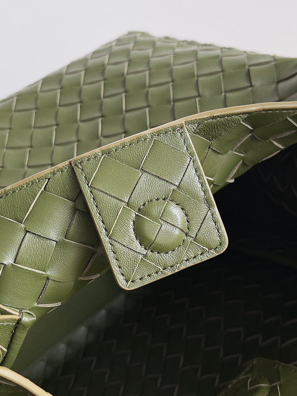 Bottega Veneta Parachute Large 796571 – Green Calfskin Leather Hobo Bag