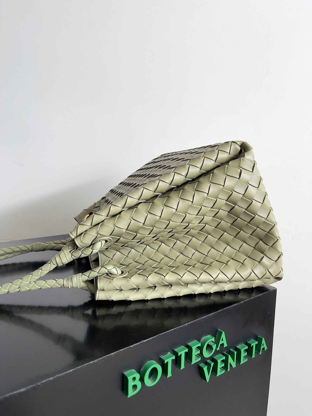 Bottega Veneta Parachute Large 796571 – Light Green Leather Hobo Bag