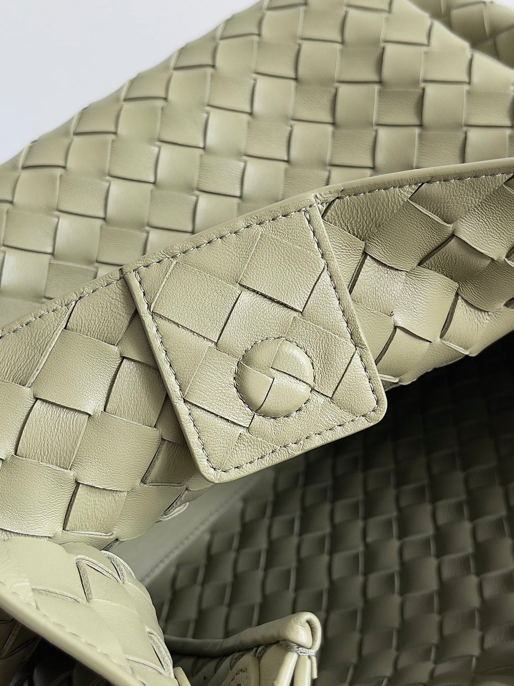 Bottega Veneta Parachute Large 796571 – Light Green Leather Hobo Bag