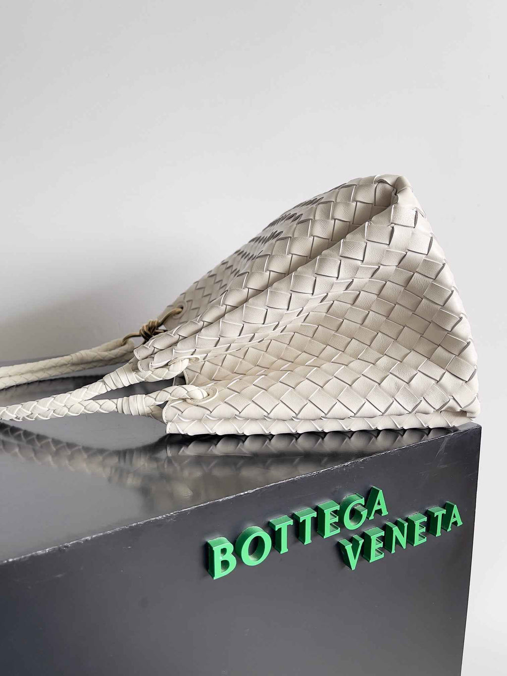 Bottega Veneta Parachute Large 796571 – Beige Calfskin Leather