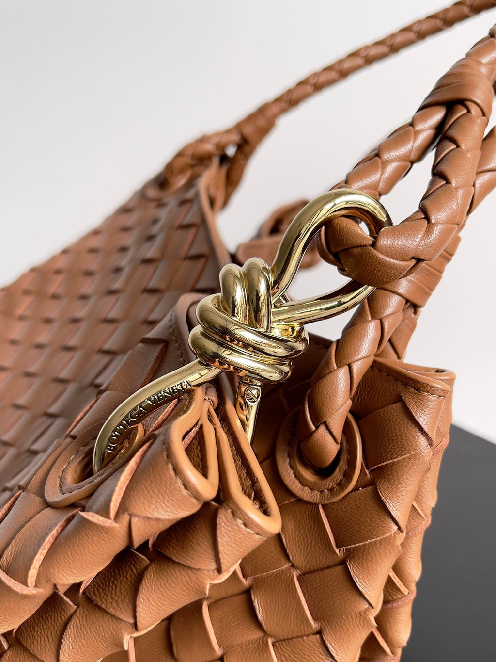 Bottega Veneta Parachute Large 796571 – Brown Leather Hobo Bag