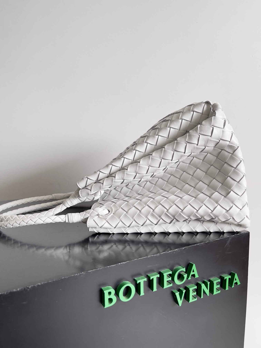 Bottega Veneta Parachute Large 796571 – White Leather Hobo Bag