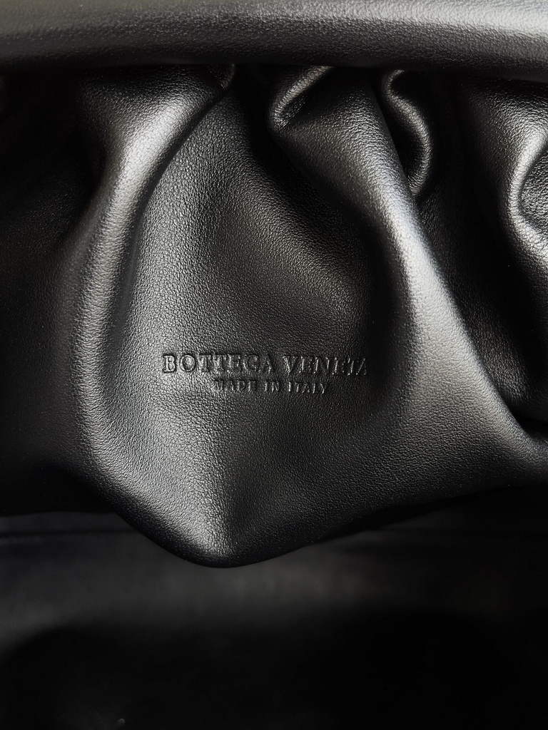 Bottega Veneta Pouch 576227 Calfskin In Black