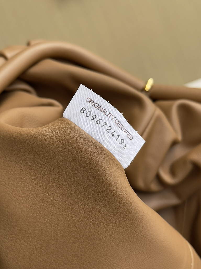 Bottega Veneta Pouch 576227 Calfskin In Camel