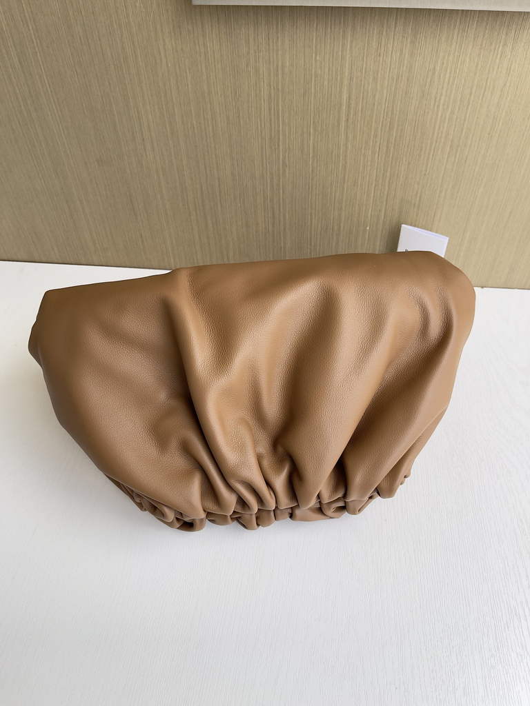 Bottega Veneta Pouch 576227 Calfskin In Camel