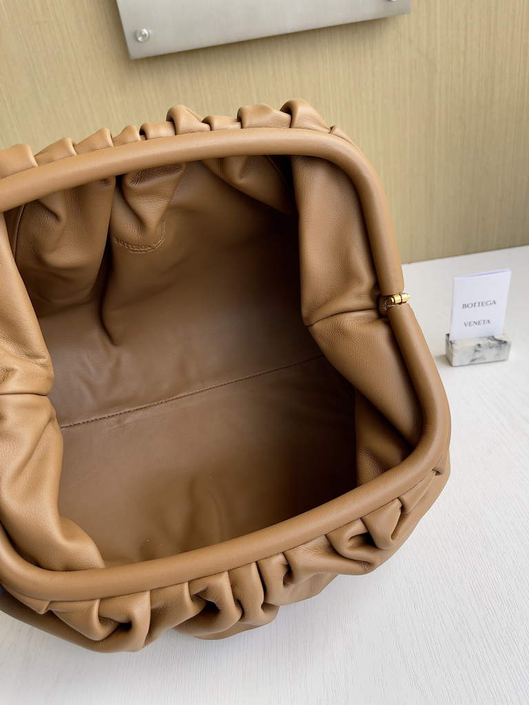 Bottega Veneta Pouch 576227 Calfskin In Camel