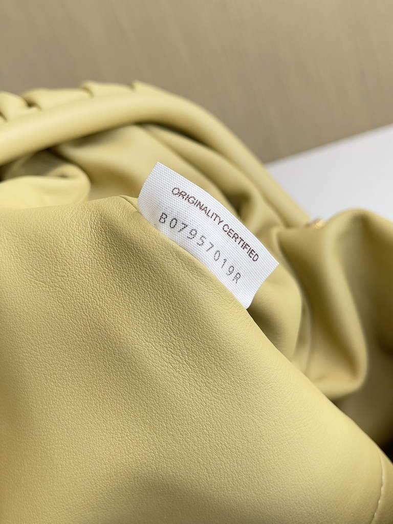 Bottega Veneta Pouch 576227 Calfskin In Yellow