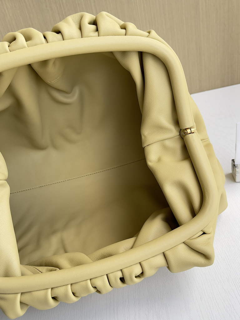 Bottega Veneta Pouch 576227 Calfskin In Yellow