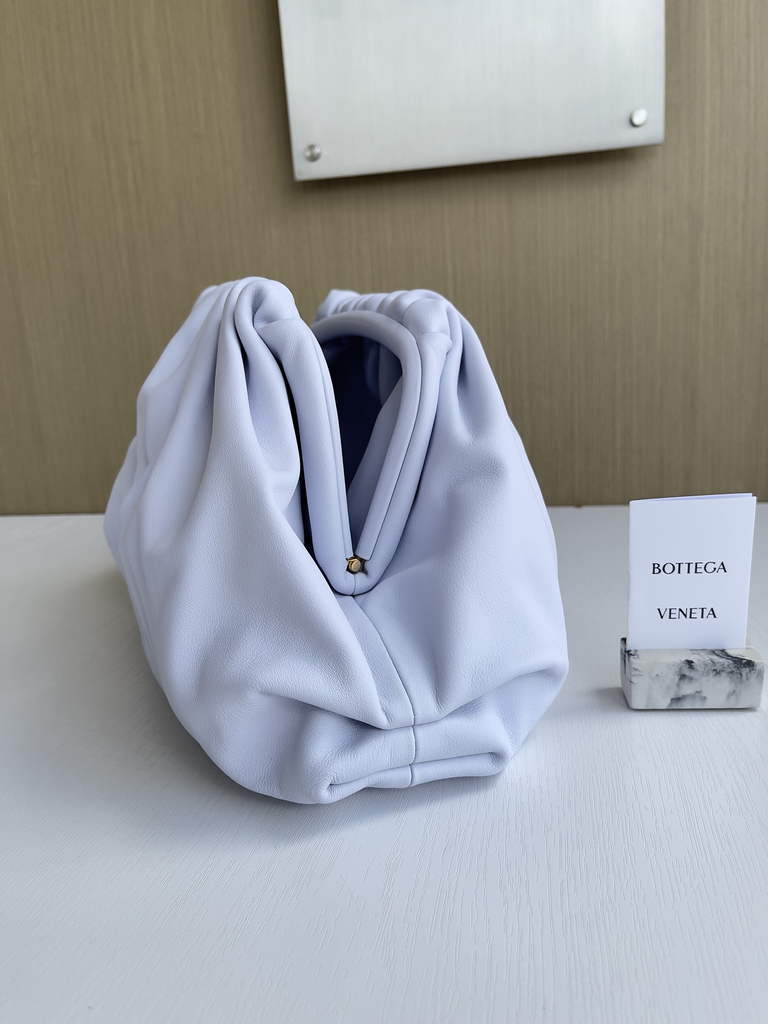 Bottega Veneta Pouch 576227 Calfskin In Light Blue