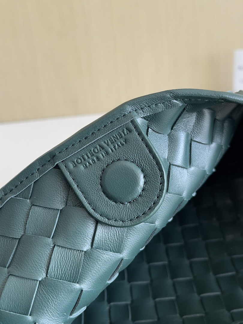 Bottega Veneta Sardine 716082 Lambskin Dark Green