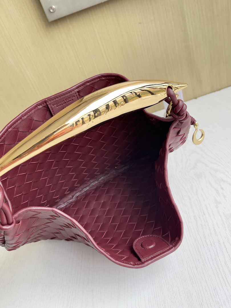 Bottega Veneta Sardine With Chain 776768 Lambskin Wine Red