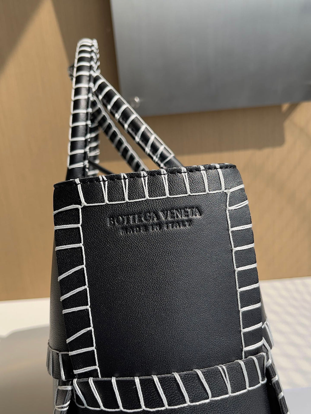 Bottega Veneta Small Arco Tote Bag Calfskin 652867 Black