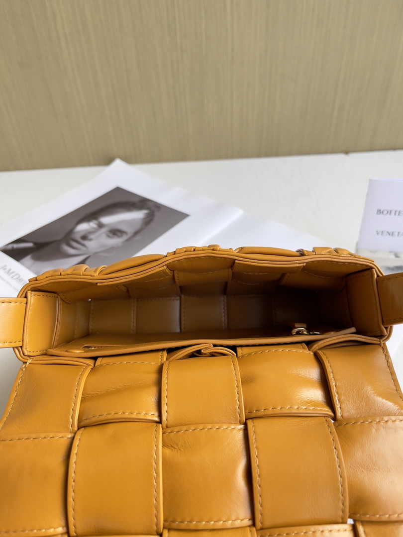 Bottega Veneta Small Cassette Bag 736253 Calfskin Brown