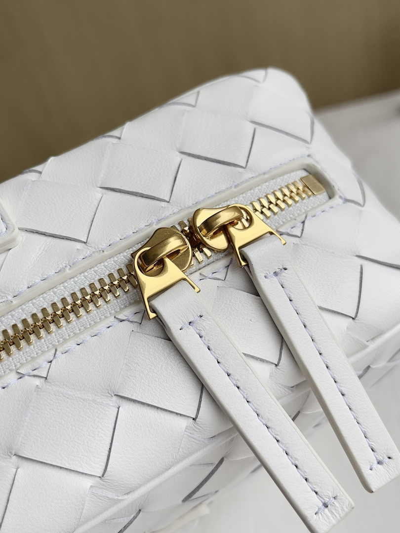 Bottega Veneta Small Getaway 776736 Lambskin White