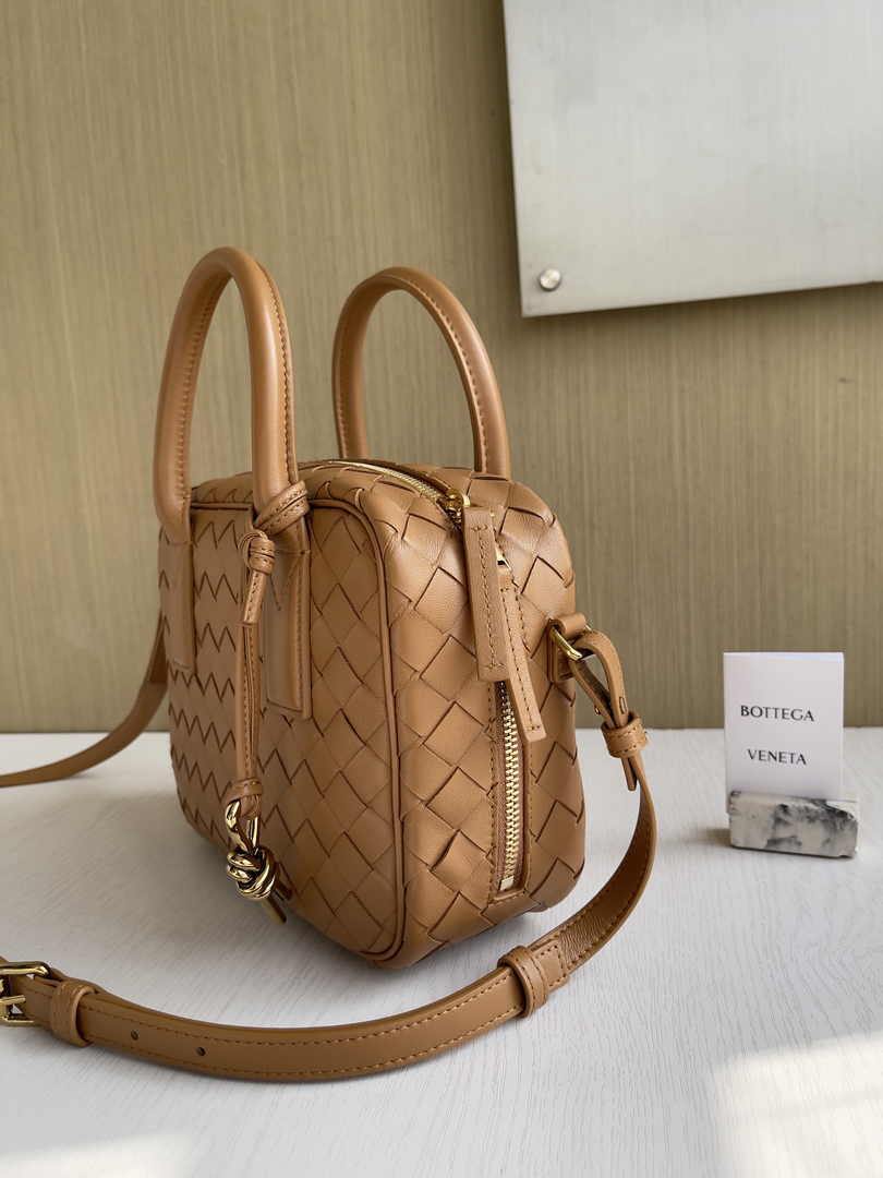 Bottega Veneta Small Getaway 776736 Lambskin Brown