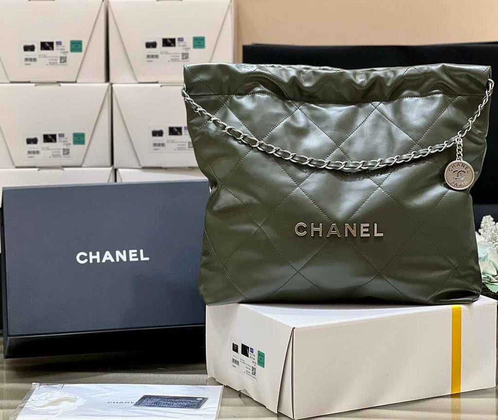 Chanel 22 Bag AS3261 Dark Green Shiny Calfskin Gold-Tone Metal