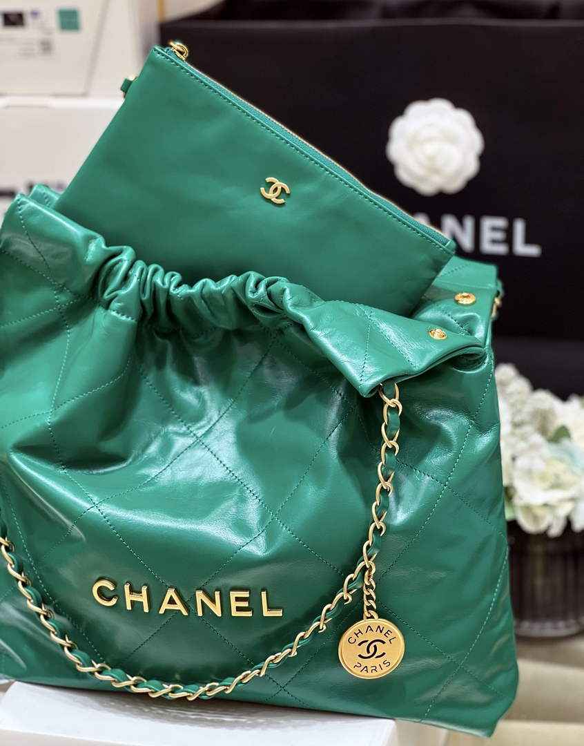 Chanel 22 Bag AS3261 Green Shiny Calfskin Gold-Tone Metal