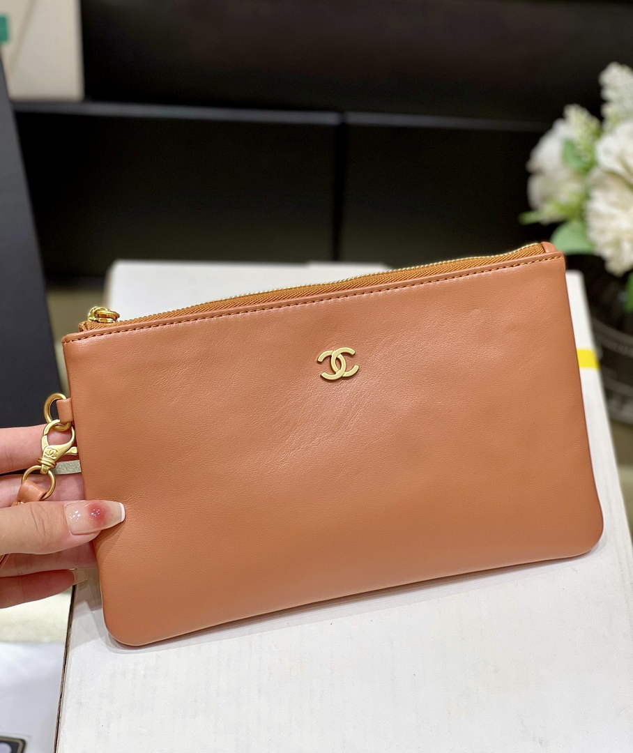 Chanel 22 Bag AS3261 Camel Shiny Calfskin Gold-Tone Metal