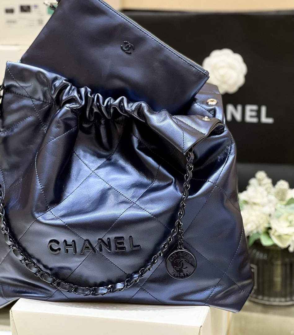 Chanel 22 Bag AS3261 Navy Blue Shiny Calfskin Black-Tone Metal