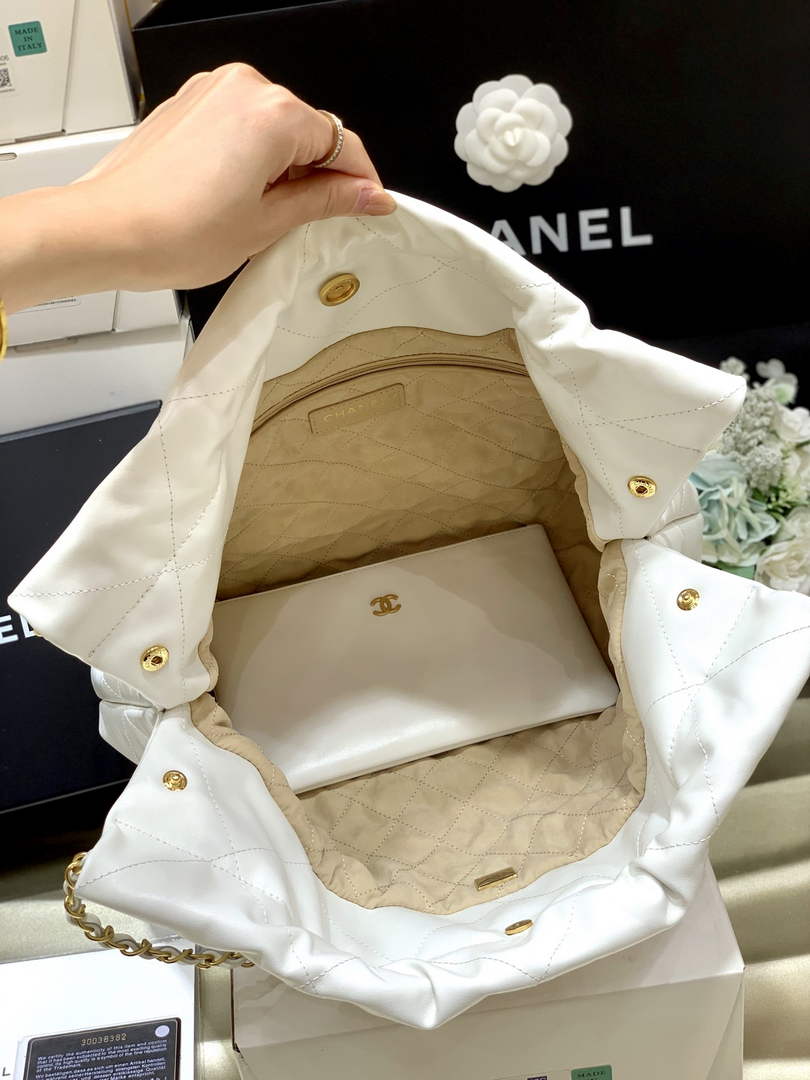 Chanel 22 Bag AS3261 White Shiny Calfskin Gold-Tone Metal