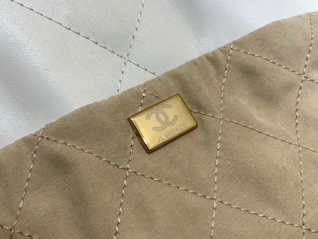 Chanel 22 Bag AS3261 White Shiny Calfskin Gold-Tone Metal