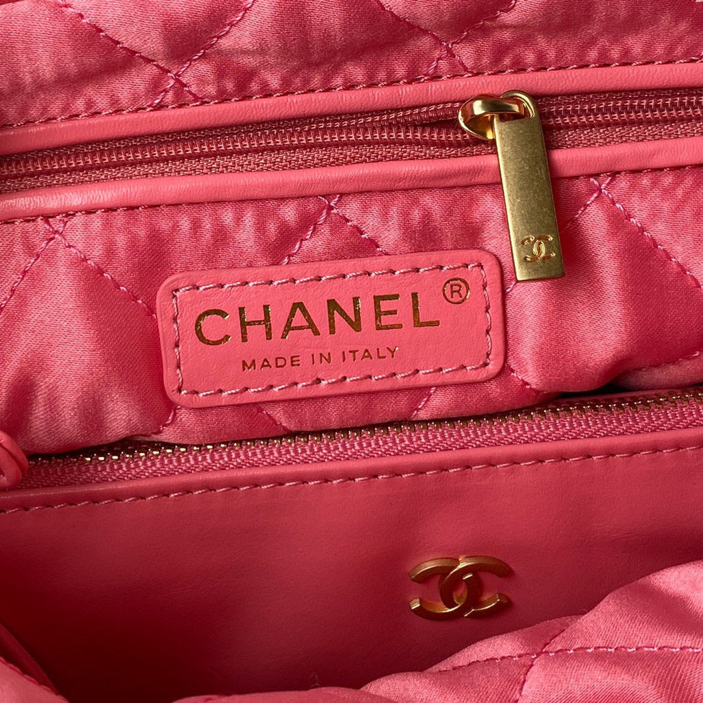 Chanel 22 Small Handbag AS3260 Shiny Calfskin Gold-Tone Metal Coral Pink