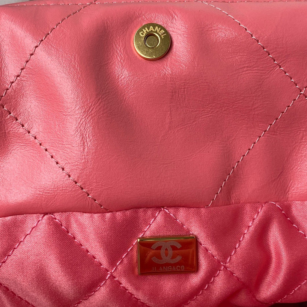 Chanel 22 Small Handbag AS3260 Shiny Calfskin Gold-Tone Metal Coral Pink