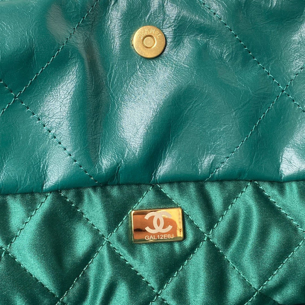 Chanel 22 Small Handbag AS3260 Shiny Calfskin Gold-Tone Metal Dark Green