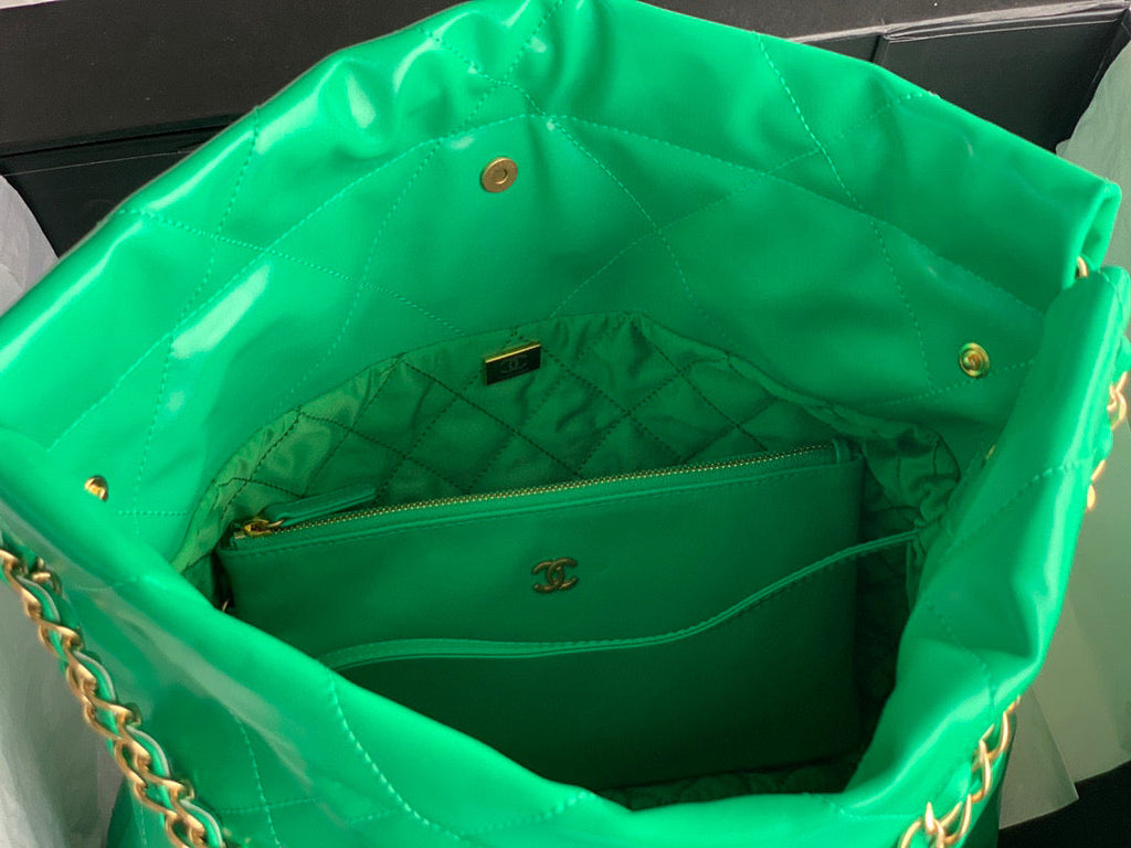 Chanel 22 Small Handbag AS3260 Shiny Calfskin Gold-Tone Metal Green